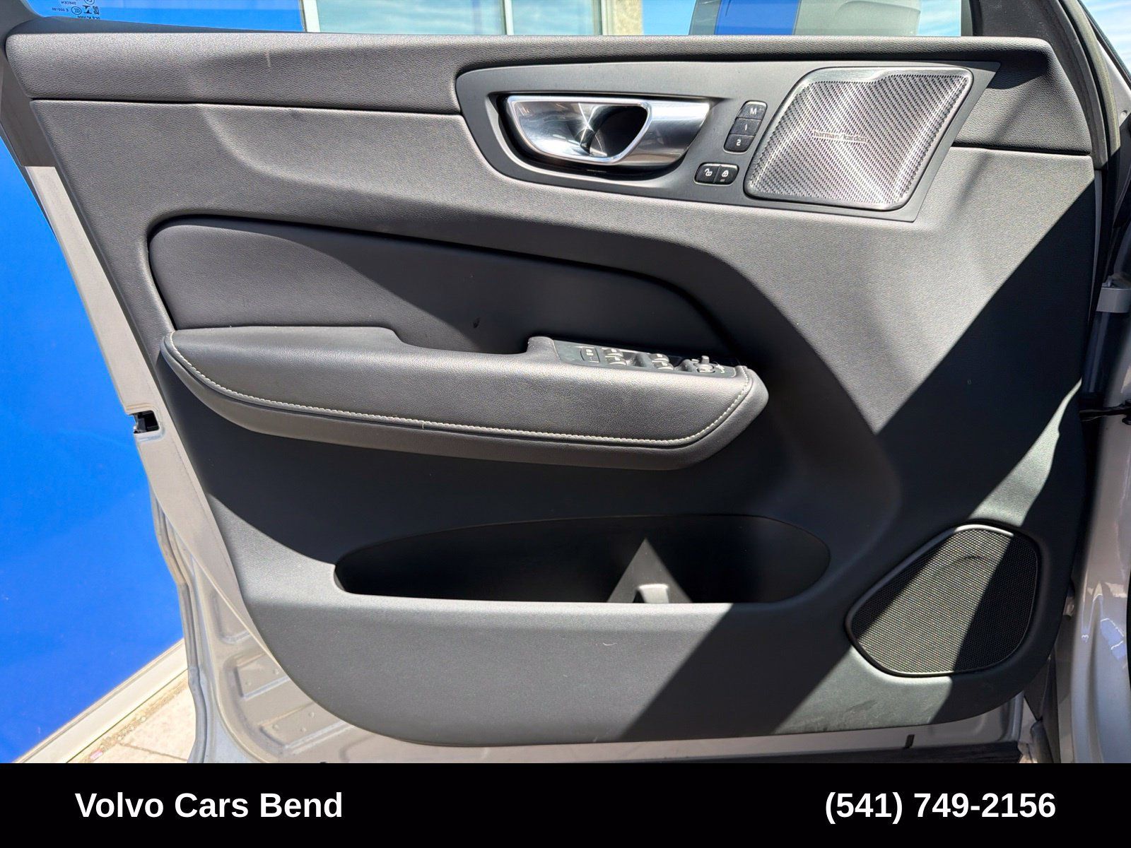 Used 2023 Volvo XC60 B5 Ultimate w/ Climate Package AWD/4WD image 18