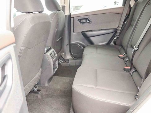 Used 2023 Nissan Rogue S AWD/4WD image 18