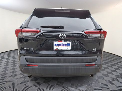 Used 2019 Toyota RAV4 LE w/ Carpet Mat Package image 5