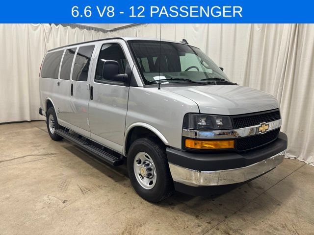 Used 2025 Chevrolet Express 2500 LT w/ LT Preferred Equipment Group RWD image 1