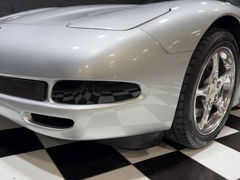 Used 2002 Chevrolet Corvette Convertible w/ Preferred Equipment Group2 image 19