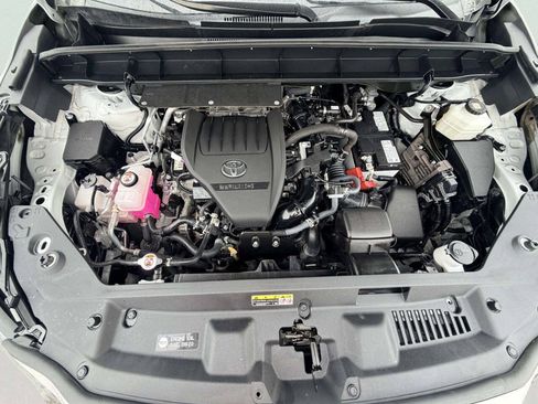 Used 2023 Toyota Highlander L FWD image 13