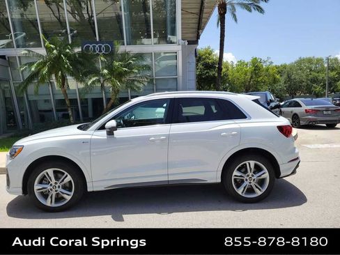 Used 2022 Audi Q3 2.0T Premium w/ Convenience Package AWD/4WD image 3
