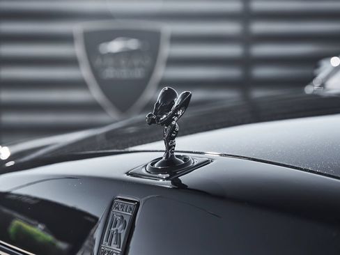 Used 2024 Rolls-Royce Phantom Sedan w/ The Phantom Package RWD image 7