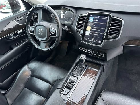 Used 2018 Volvo XC90 T6 Momentum image 11