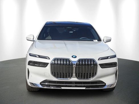 New 2026 BMW i7 eDrive50 w/ Premium Package RWD image 2