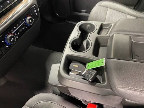 Used 2023 Chevrolet Silverado 1500 LT AWD/4WD image 17