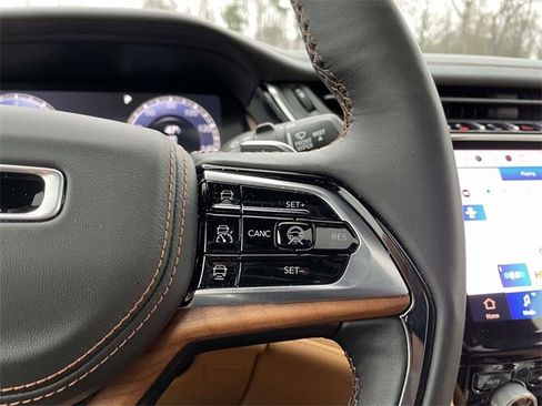 Used 2025 Jeep Grand Cherokee L Summit image 28