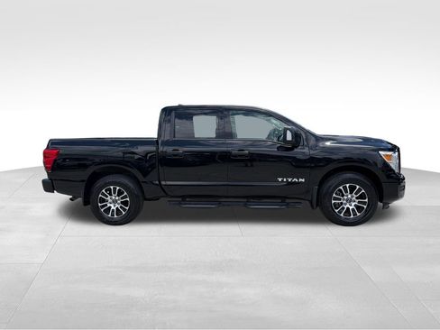 Certified 2024 Nissan Titan SV w/ SV Convenience Package RWD image 9