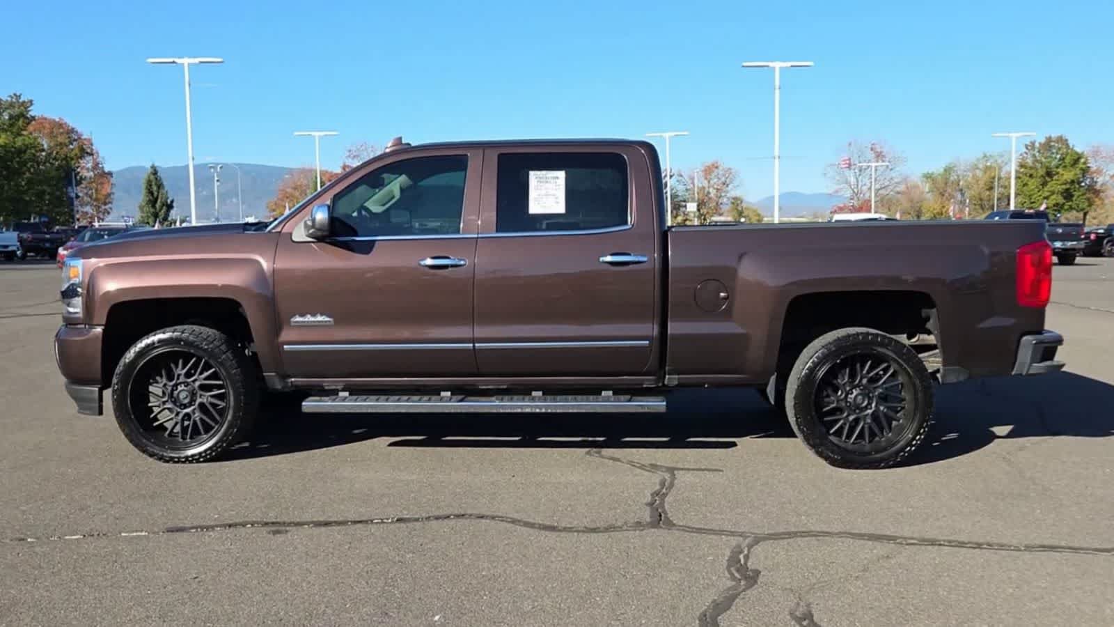 Used 2016 Chevrolet Silverado 1500 High Country w/ High Country Premium Package AWD/4WD image 5