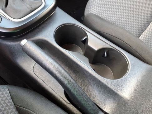 Used 2025 Kia Soul LX w/ LX Technology Package FWD image 32