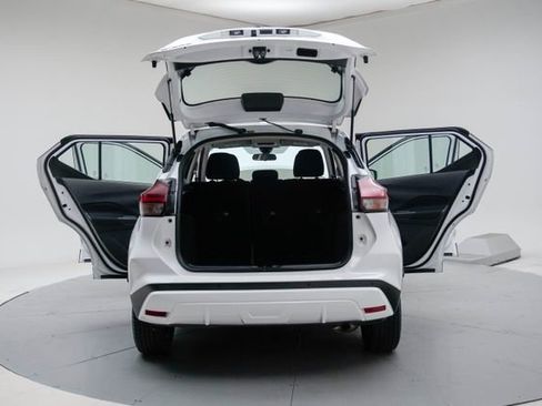 Used 2022 Nissan Kicks S FWD image 21