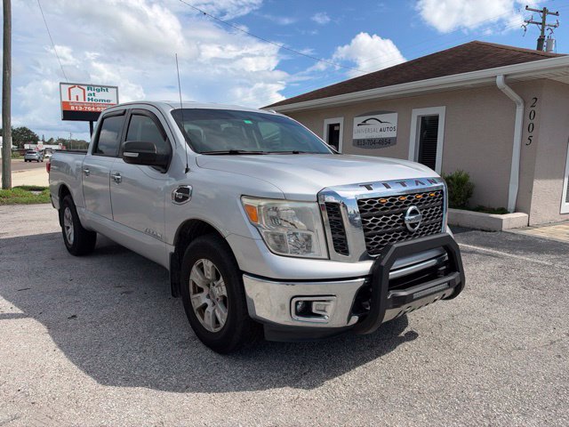 Used 2017 Nissan Titan SV RWD image 3