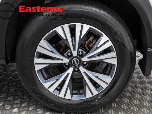 Used 2022 Nissan Rogue SV image 49