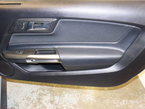 Used 2019 Ford Mustang Coupe image 25