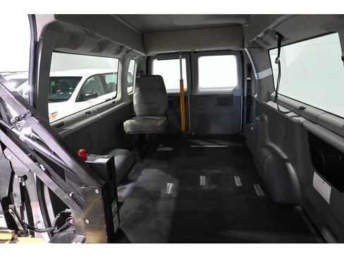 Used 2012 Ford E-350 and Econoline 350 XLT image 22