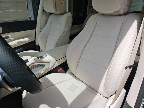 New 2026 Mercedes-Benz GLS 450 4MATIC image 17