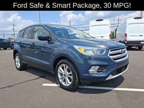 Used 2019 Ford Escape SE FWD image 1