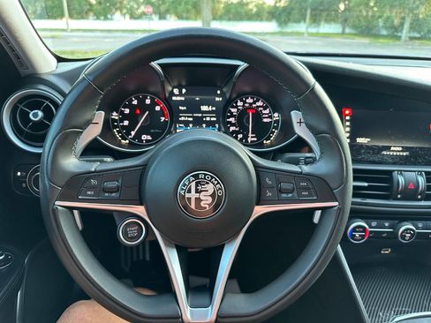 Used 2017 Alfa Romeo Giulia Ti w/ TI 19" Sport Package image 20