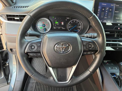 Used 2021 Toyota Venza Limited w/ Advanced Technology Package image 11