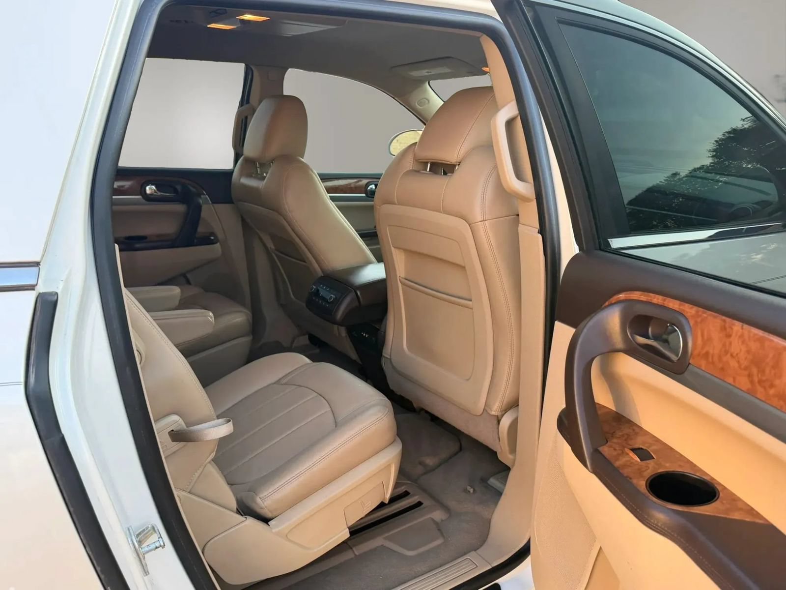 Used 2011 Buick Enclave CXL w/ Trailering Provision Package FWD image 18