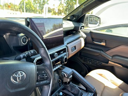 Certified 2026 Toyota 4Runner Limited AWD/4WD image 7