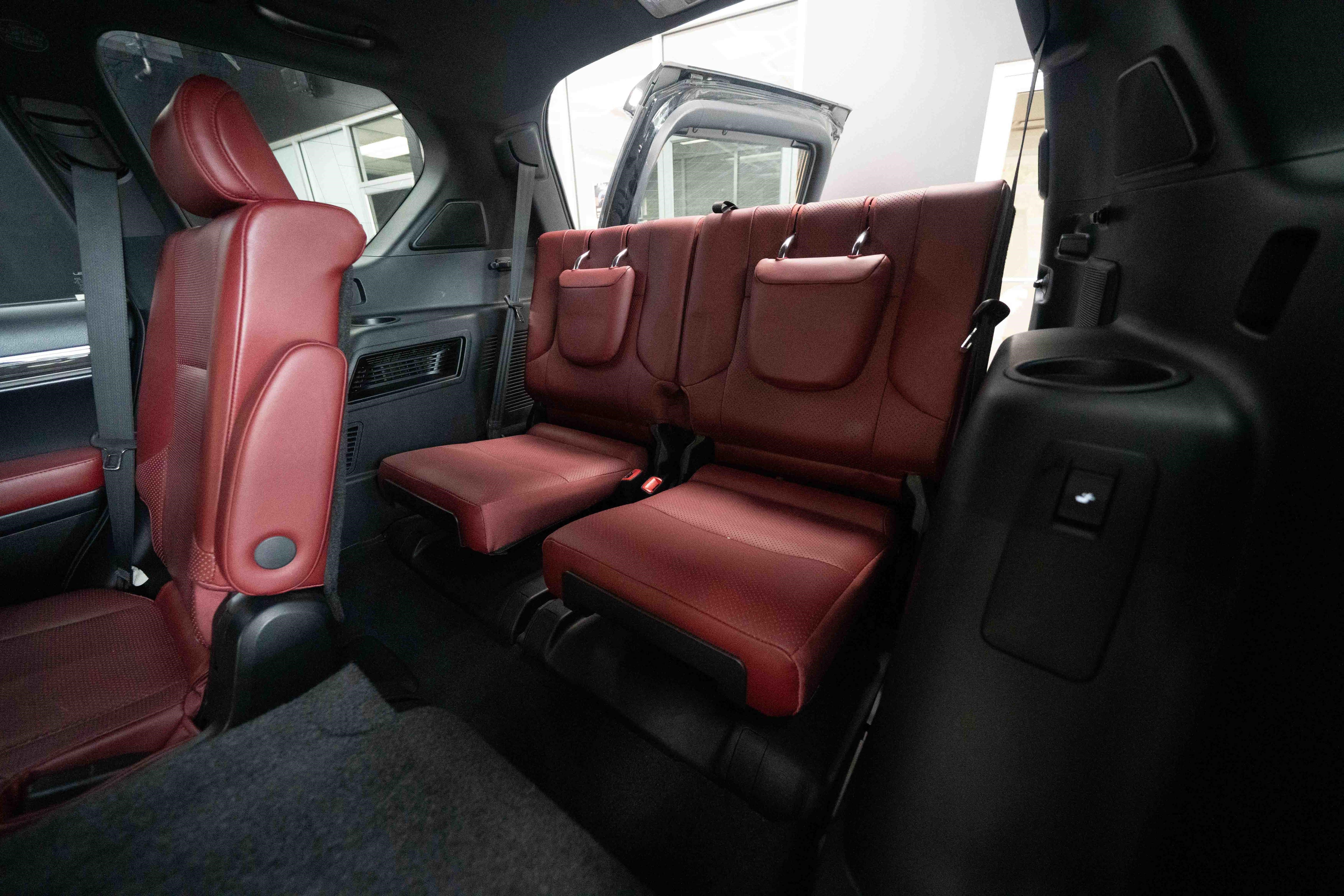 Used 2023 Lexus GX 460 Luxury w/ Sport Design Package AWD/4WD image 24