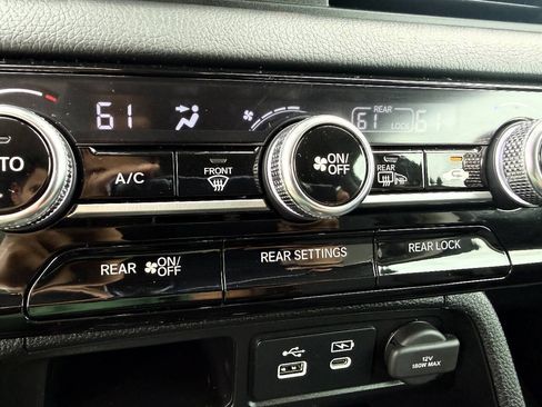 Used 2019 Nissan Rogue SV w/ Premium Package FWD image 25