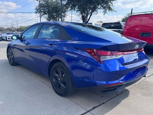 Used 2021 Hyundai Elantra SEL image 12