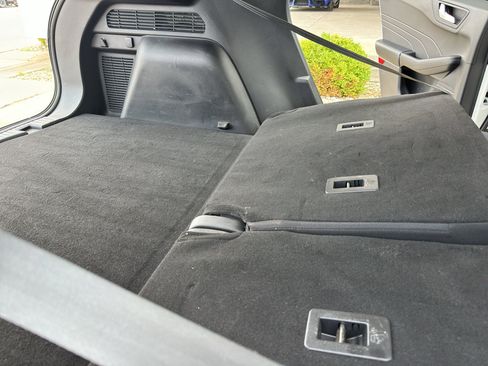 Used 2024 Ford Escape Platinum image 37