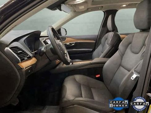 Used 2025 Volvo XC90 B6 Plus image 9