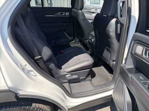 Used 2025 Ford Explorer ST AWD/4WD image 17