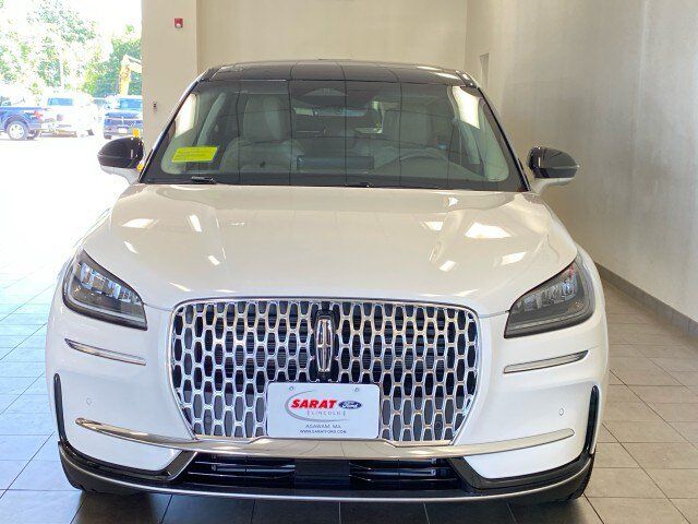 Used 2023 Lincoln Corsair AWD w/ Equipment Group 101A image 3
