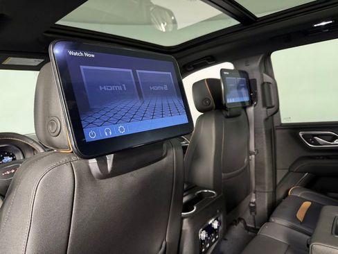 Used 2023 GMC Yukon AT4 w/ AT4 Premium Package AWD/4WD image 27