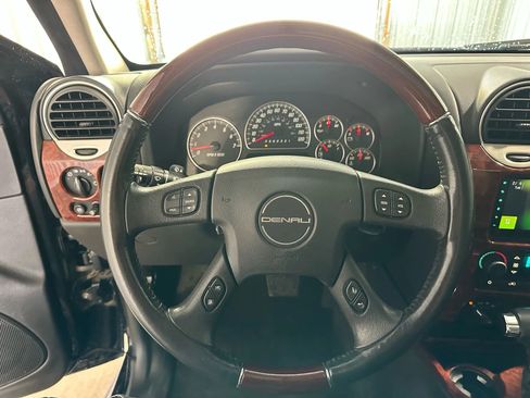 Used 2009 GMC Envoy Denali w/ Sun And 6-Disc Cd Package image 28