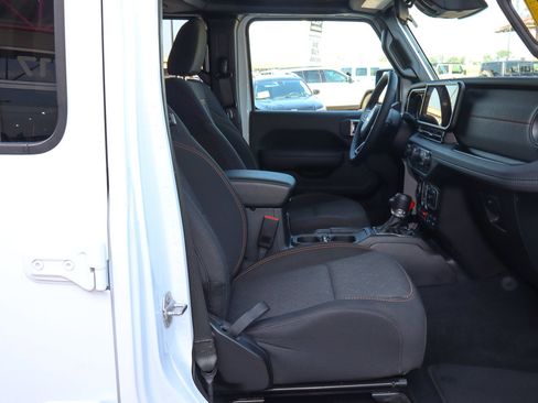 Used 2026 Jeep Gladiator Mojave AWD/4WD image 27