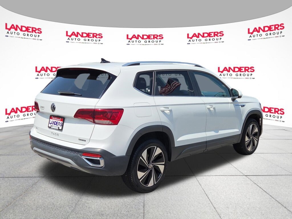 Used 2024 Volkswagen Taos SE AWD/4WD image 3