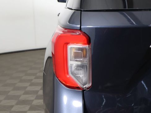 Used 2024 Ford Explorer XLT w/ Equipment Group 202A RWD image 11