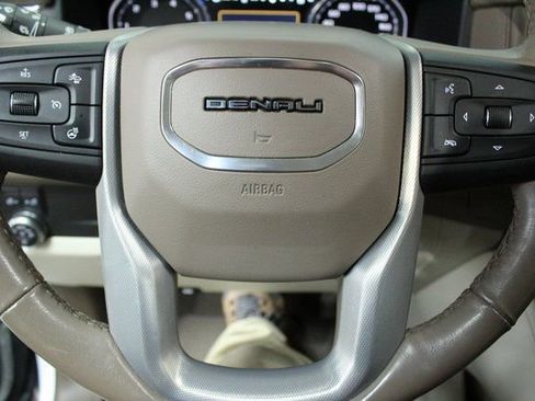 Used 2021 GMC Yukon Denali image 21