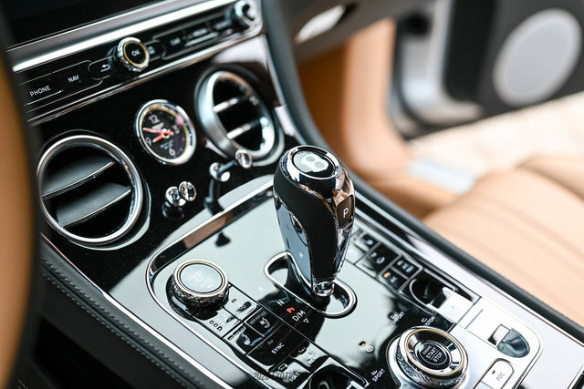 Used 2024 Bentley Continental GT V8 AWD/4WD image 51