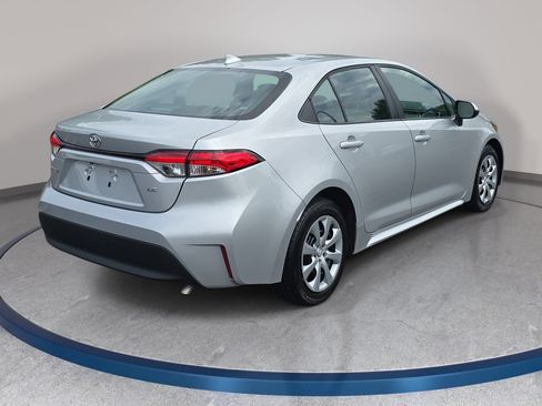 Used 2023 Toyota Corolla LE FWD image 5