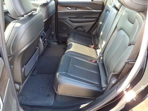 New 2025 Jeep Grand Cherokee Limited image 35