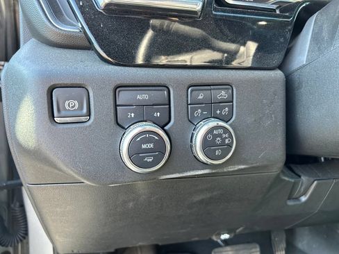 Used 2025 GMC Sierra 1500 SLT AWD/4WD image 19