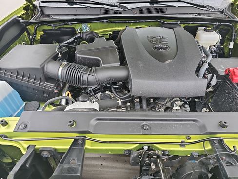 Used 2023 Toyota Tacoma TRD Off-Road w/ Technology Package image 26