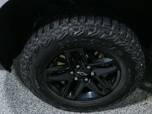 Used 2024 Chevrolet Silverado 1500 LT Trail Boss w/ Convenience Package II AWD/4WD image 11