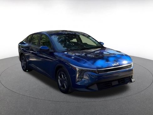 Used 2025 Kia K4 LXS image 3