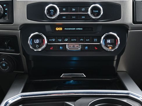 Used 2022 Ford F350 Platinum image 38