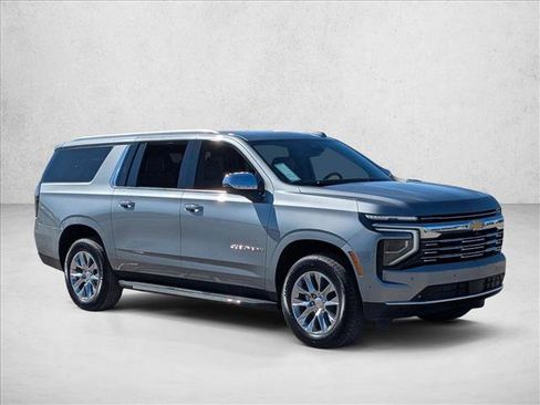 New 2025 Chevrolet Suburban Premier image 5