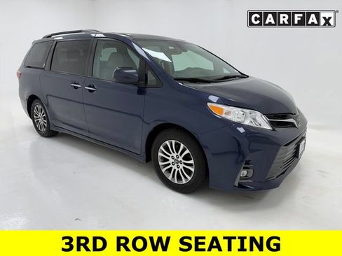 Used 2019 Toyota Sienna XLE w/ Entertainment Package FWD image 1