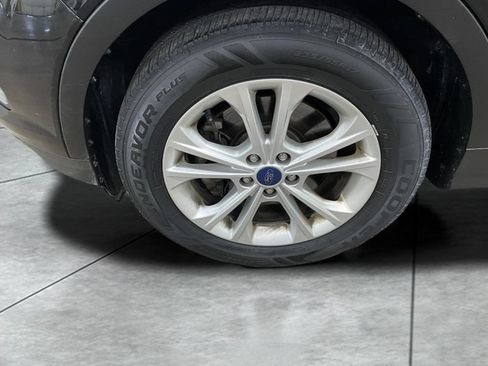 Used 2017 Ford Escape SE w/ Equipment Group 201A AWD/4WD image 15
